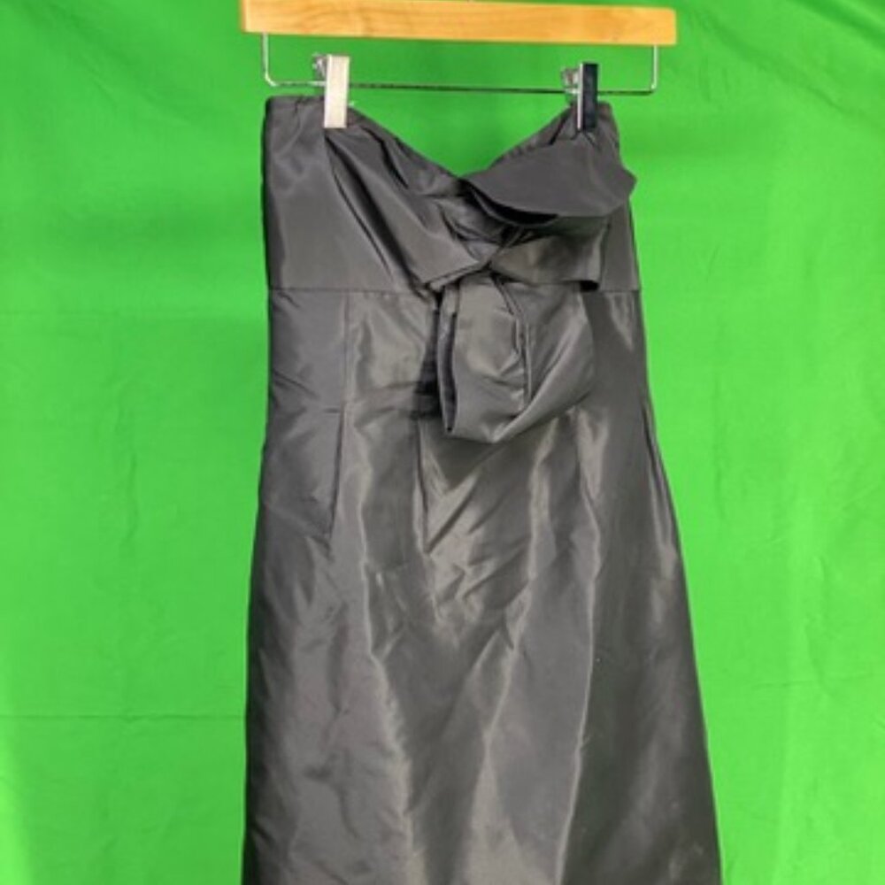 Black cocktail dress- shoulder less Screw Size 6